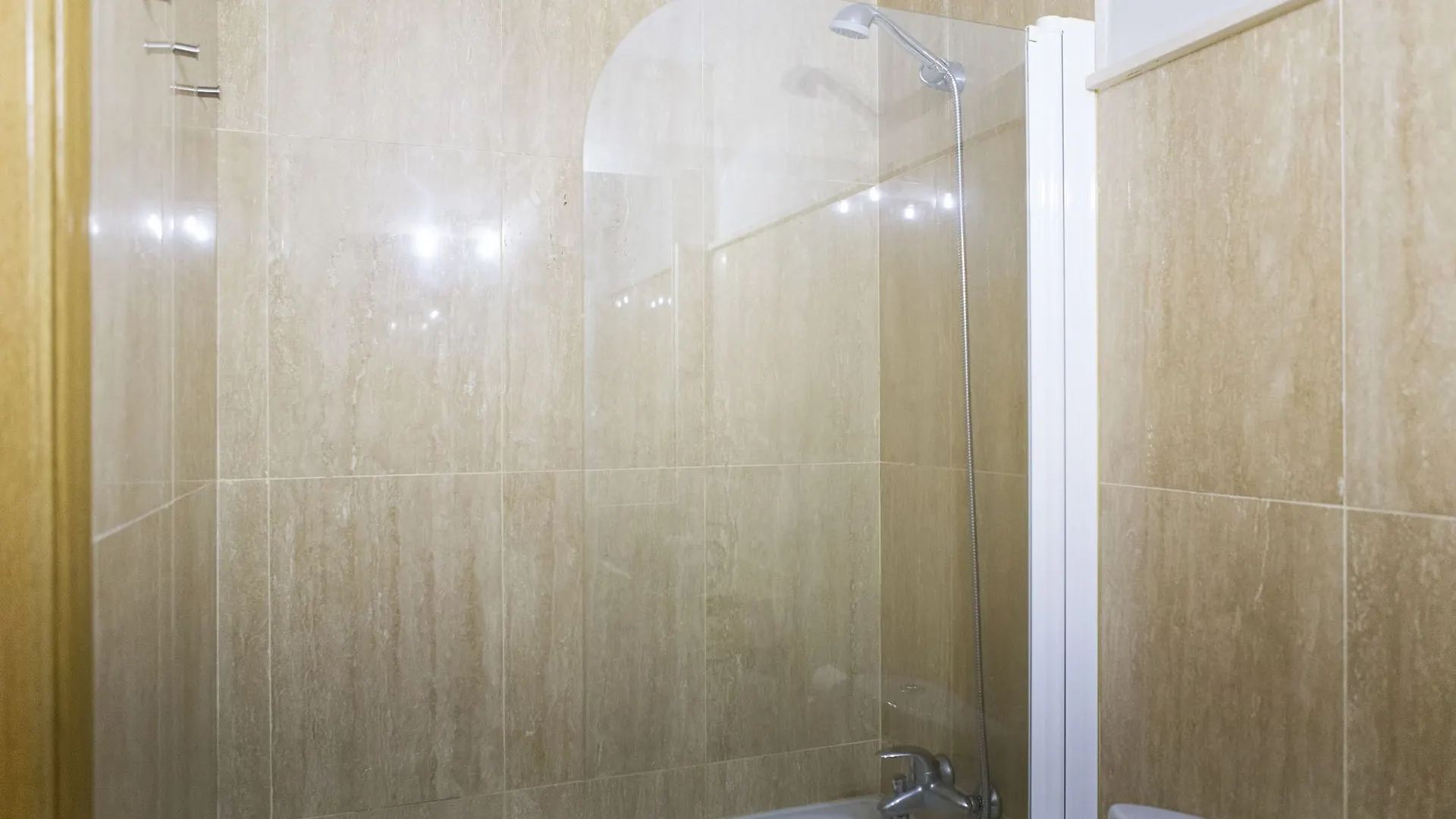 Suncity Guadiaro Apartment マラガ 0*,  スペイン